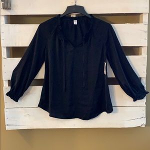 🔥4 for $20🔥 NWT Old Navy black split neck blouse